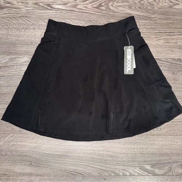 32 Degrees Pants - 32 Degrees Women's Small Black Pull On Skort Side Pockets Skirt with shorts Med